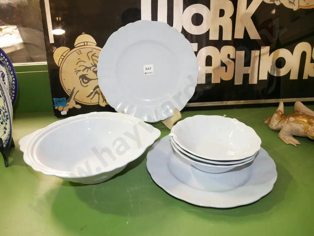 Meakin blue bowls, plates Image 1++