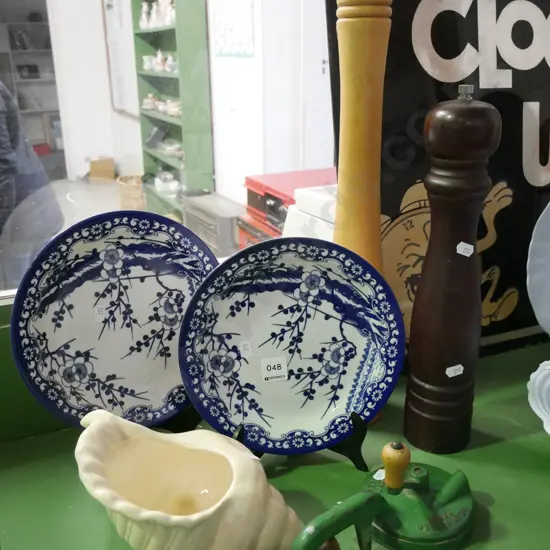 large pepper shakers H-500, blue and white plates, bean slicer etc