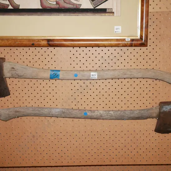 2x rusty axes - blue dots