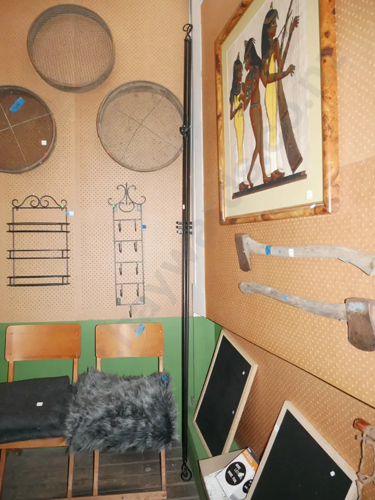 2x black curtain rails Image 1++