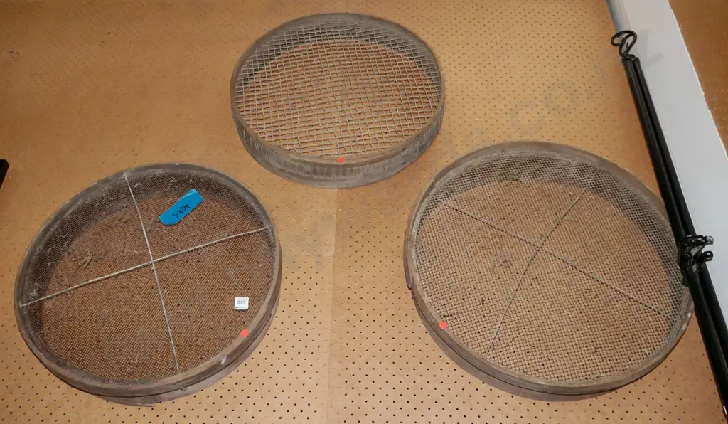3x garden sieves - large, medium, small net - red dots Image 1++