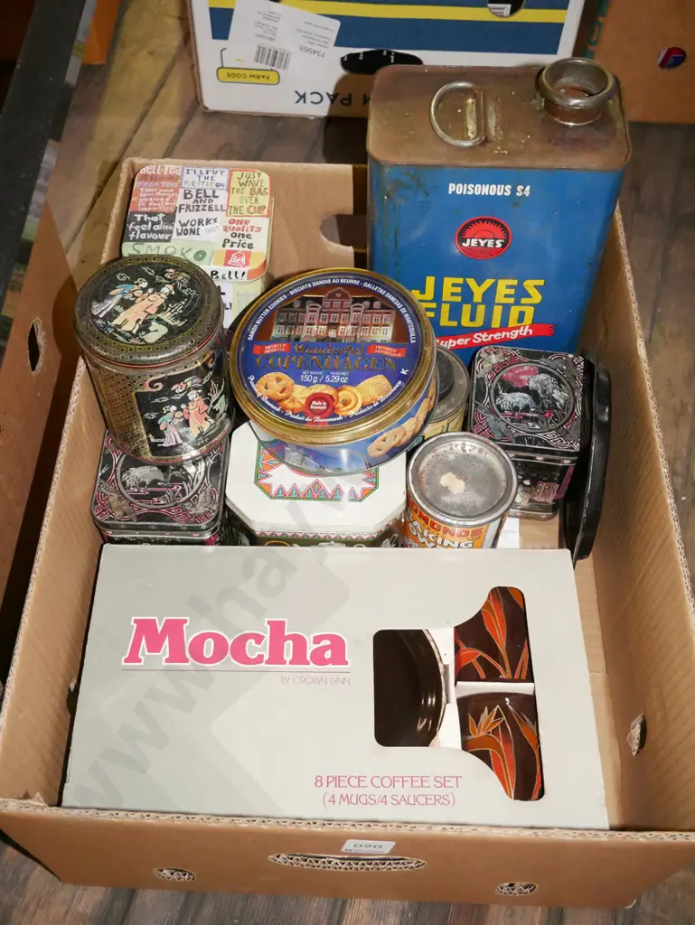 boxed vintage tins, boxed as new Crown Lynn Mocha 8 piece coffee set Image 1++