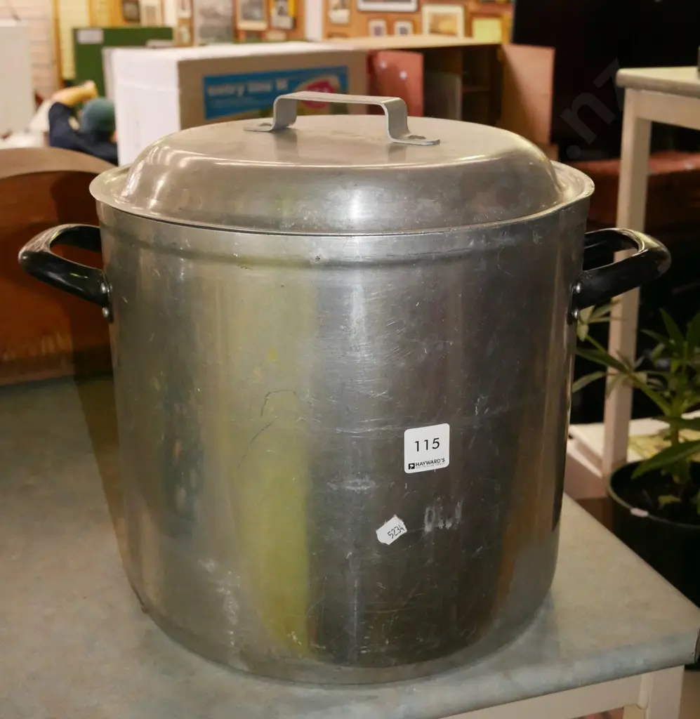 aluminium lidded stock pot Image 1++