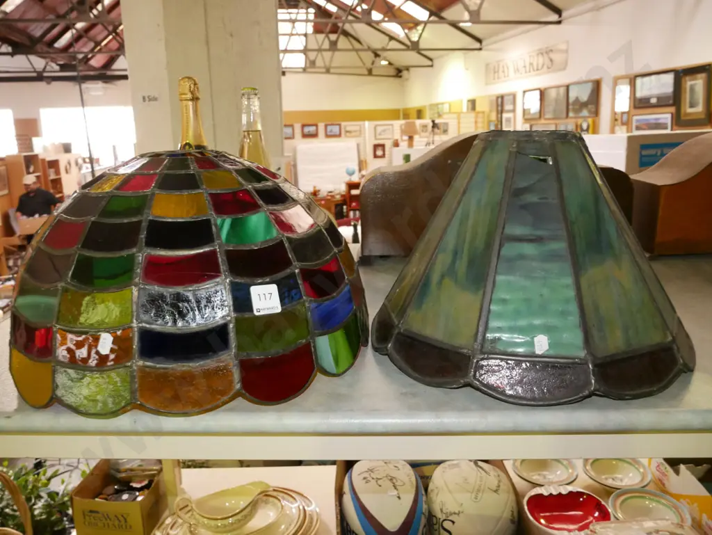 2x leadlight light shades - some cracks Image 1++