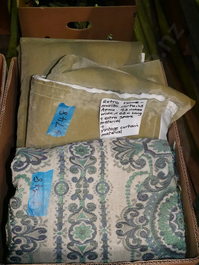 retro home made curtains, curtain fabric Image 1++