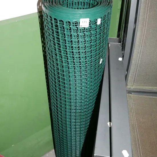 roll of green plastic netting