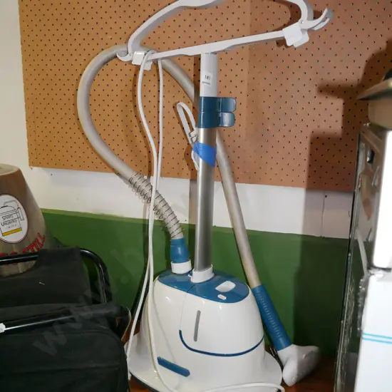 clothes steamer
