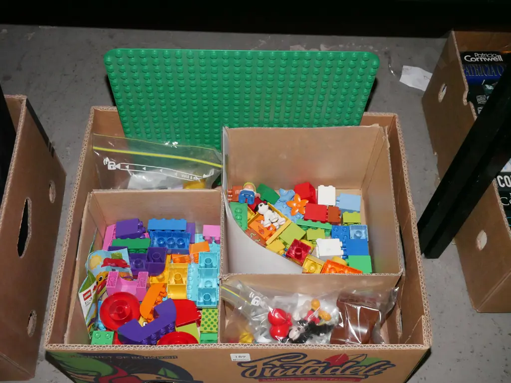 box; Duplo blocks, bags of toys Image 1++