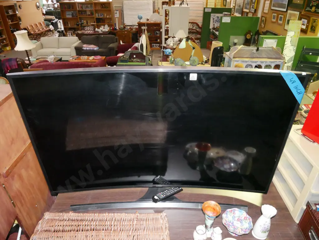 Samsung 48" curved TV with remote - no power cord Image 1++