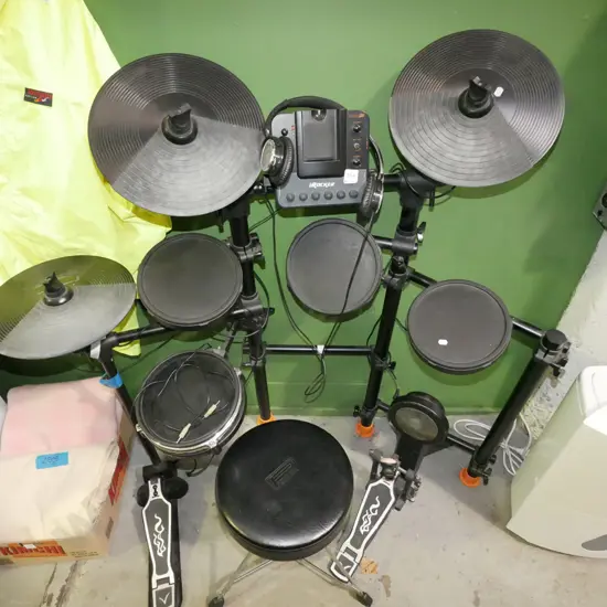 iRocker electronic drum kit - in working order