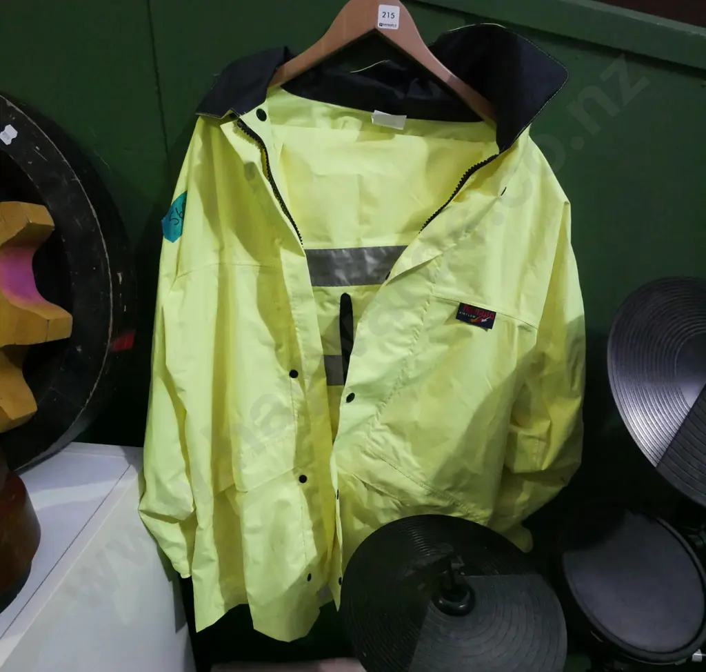 Tornado hi-vis wet weather jacket and pants  Size XL Image 1++