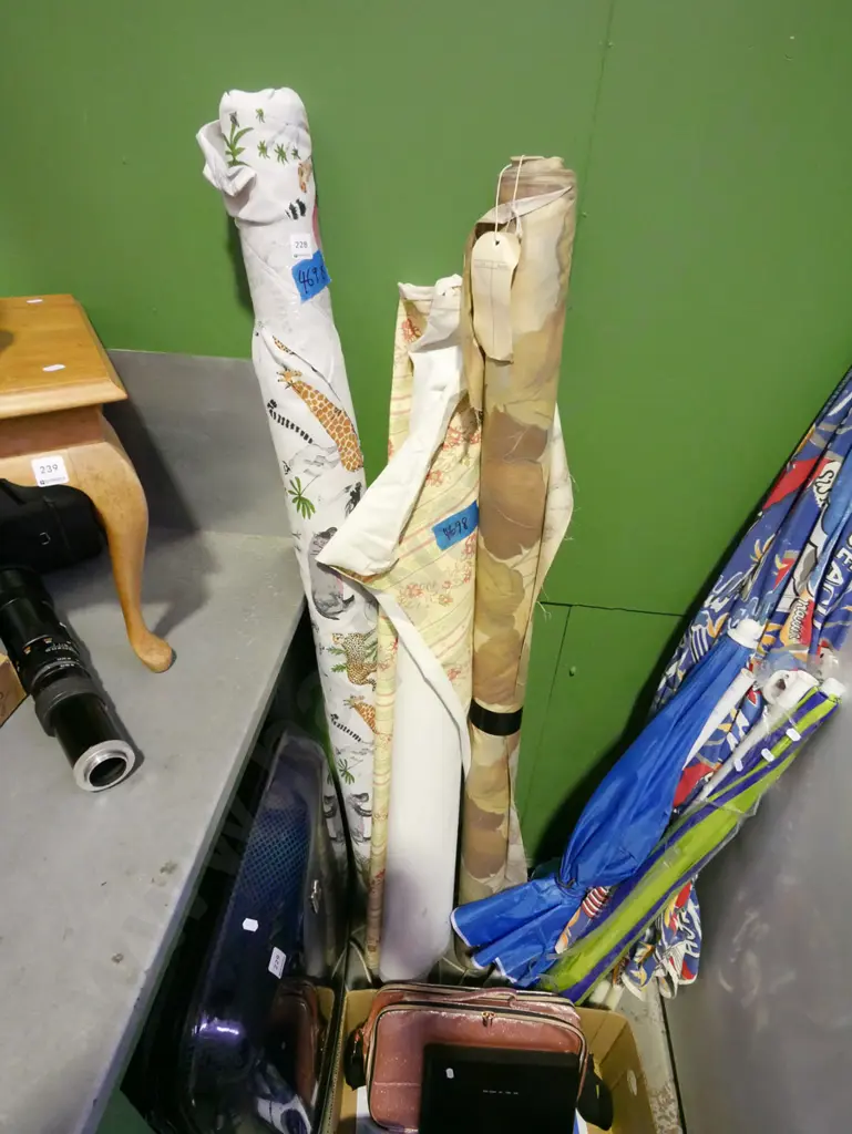 3x bolts of fabric Image 1++