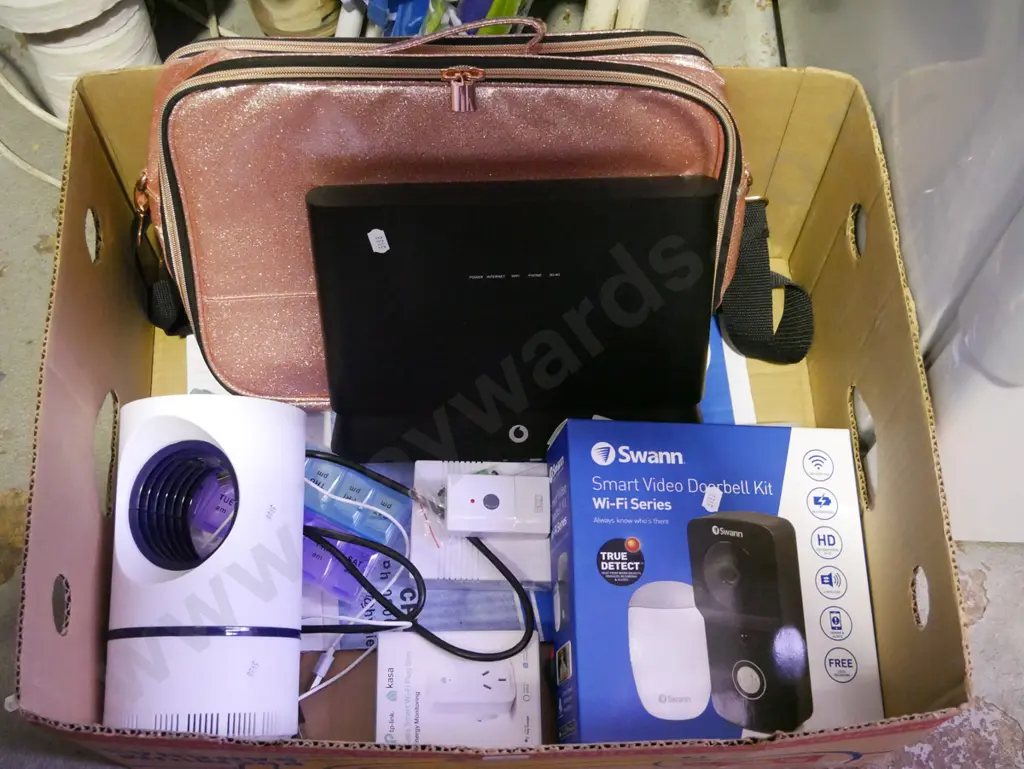 box; door bell kits, fan, satchel etc Image 1++