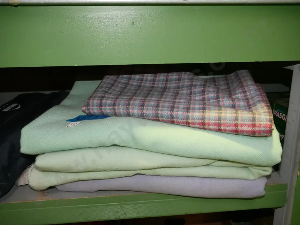 3x woollen blankets, woollen fabric Image 1++