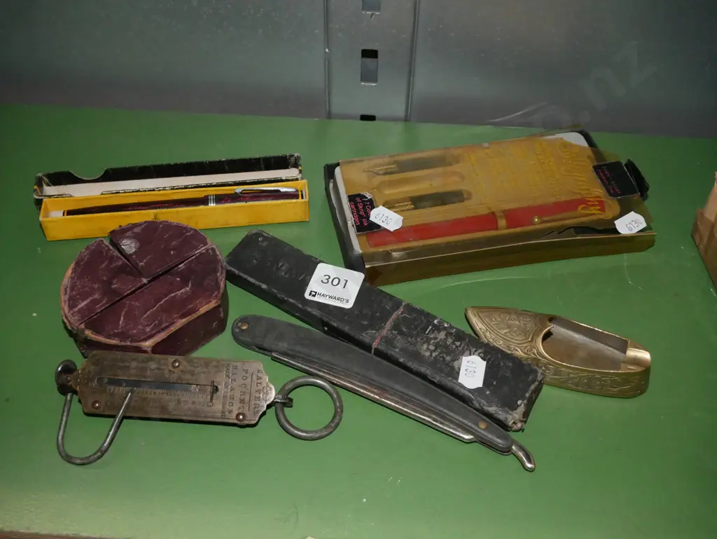 spring scales, razor, calligraphy set etc Image 1++