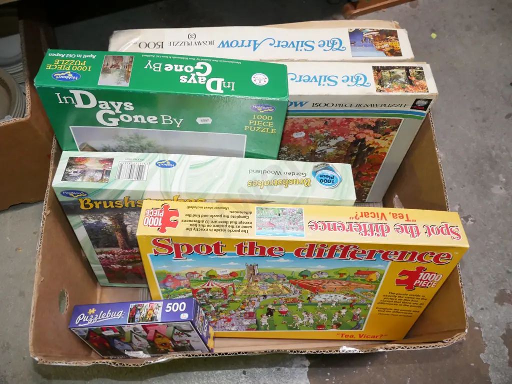box of puzzles Image 1++
