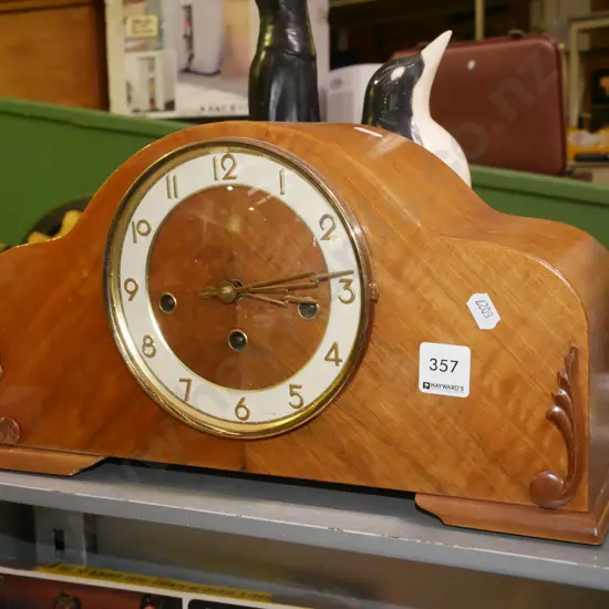 deco mantle clock
