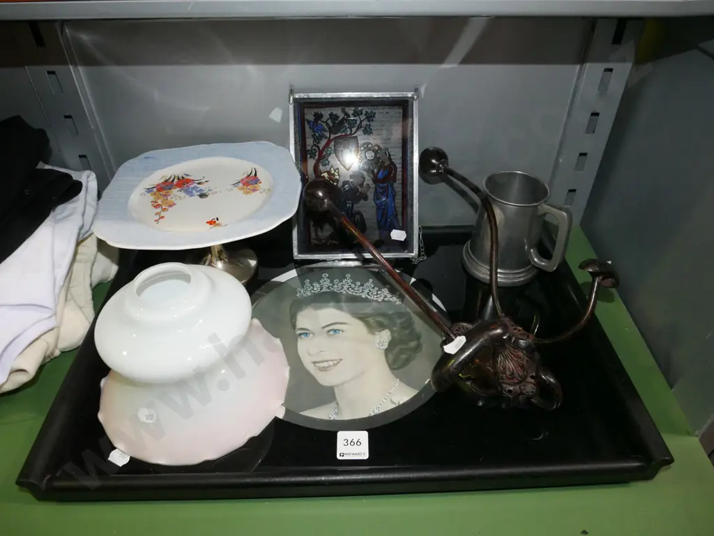 Queen Elizabeth II photographic tray, glass light shade, coat hooks, etc. Image 1++