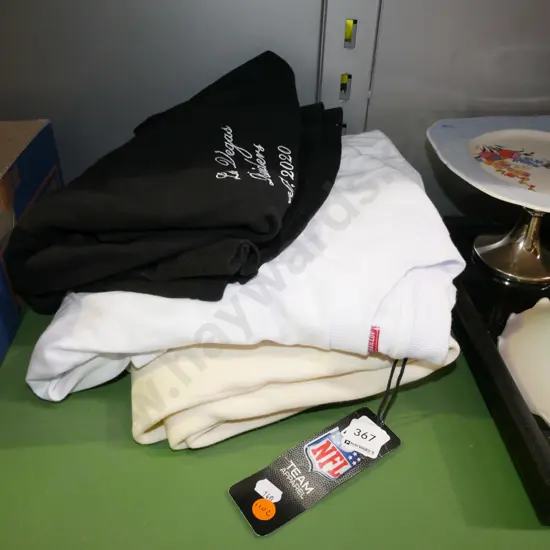 Nike sweat pants, 2x NFL Raiders T-shirts