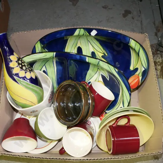 box; Crown Lynn cups, vases, coloured glaze plates, Temuka dishes etc