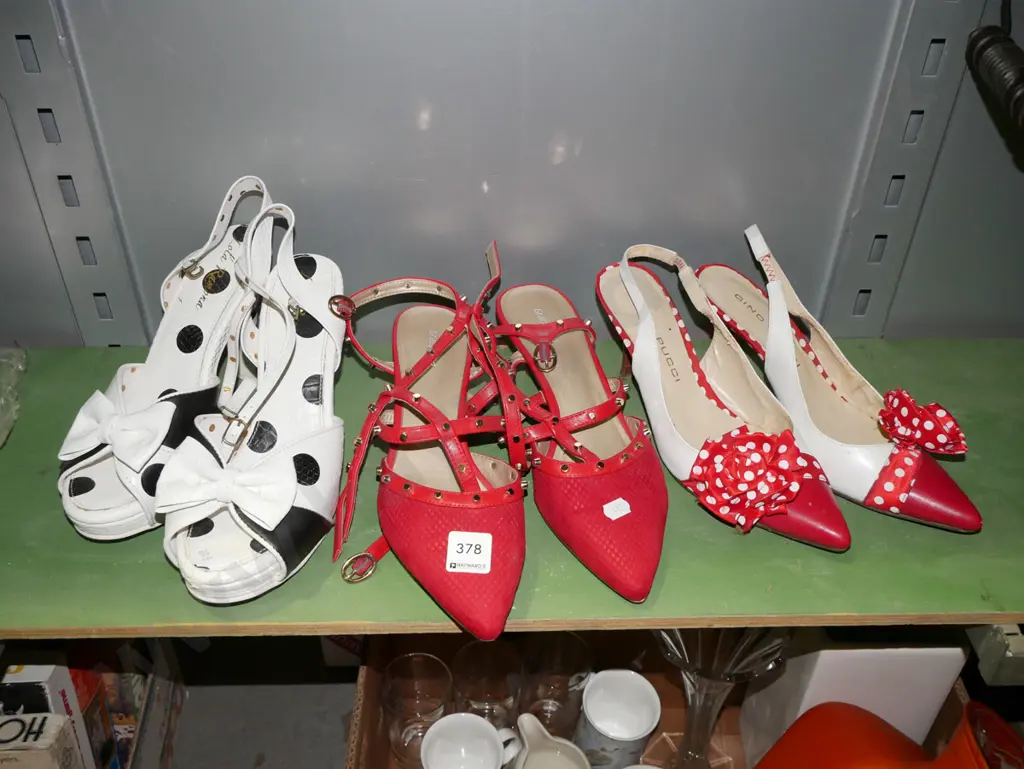 3x pairs of ladies size 8 shoes Image 1++