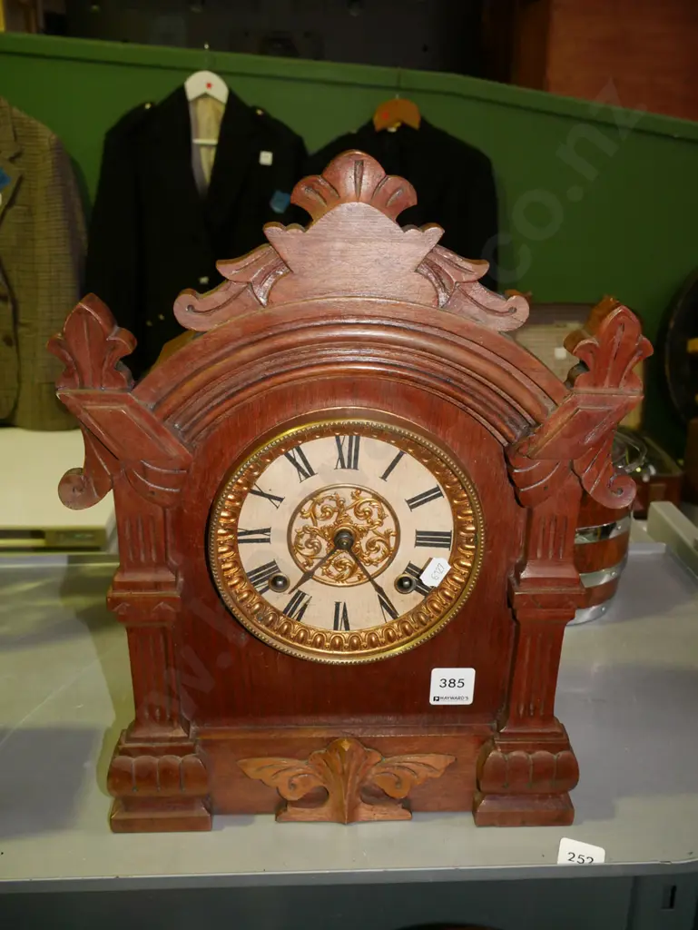 wood cased mantle clock  Image 1++