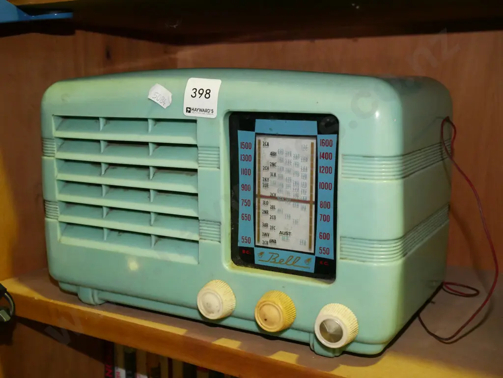 vintage Bell mantel radio Image 1++