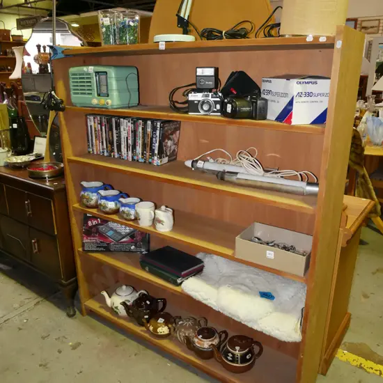 solid rimu bookcase H-1400 W-1215 D-280