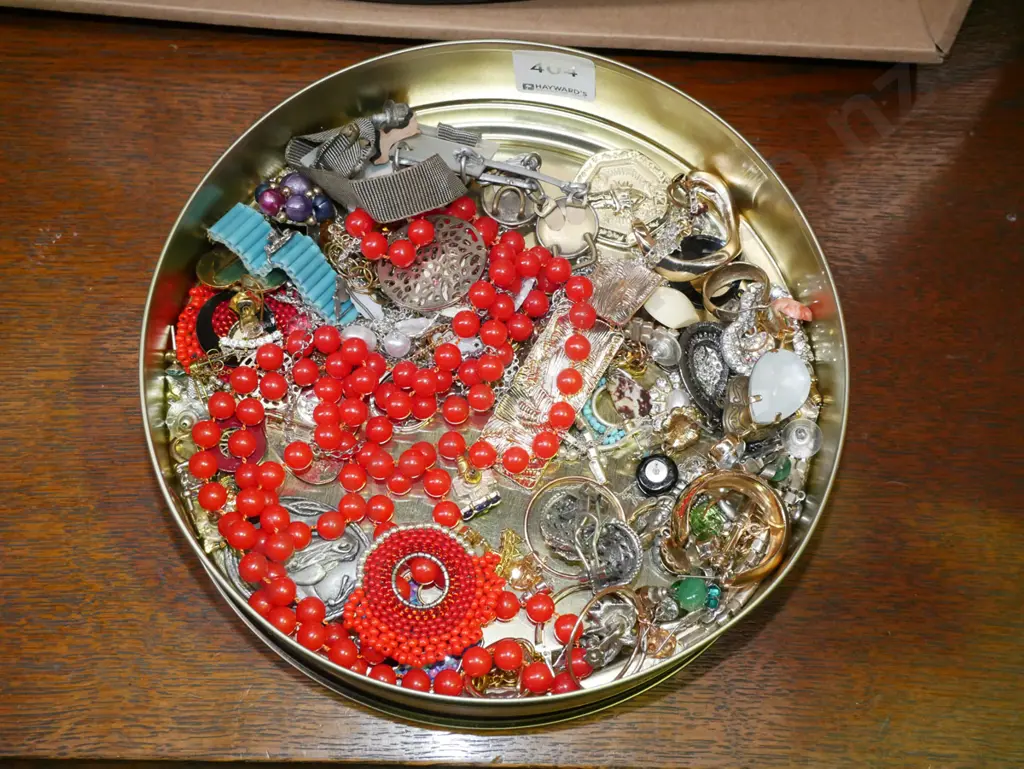 tin of costume jewellery Image 1++