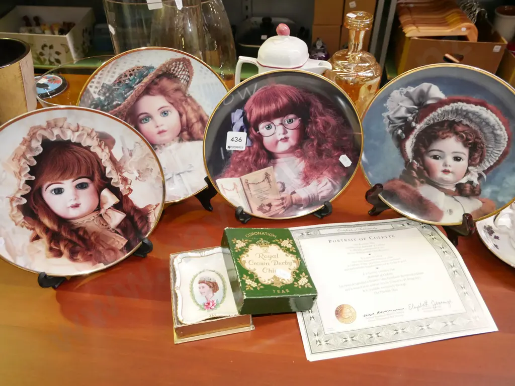 Royal Crown Derby coronation dish, 4x Franklin Mint doll plates Image 1++