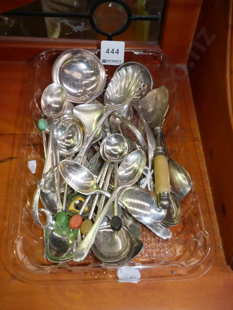 tray of cutlery Image 1++