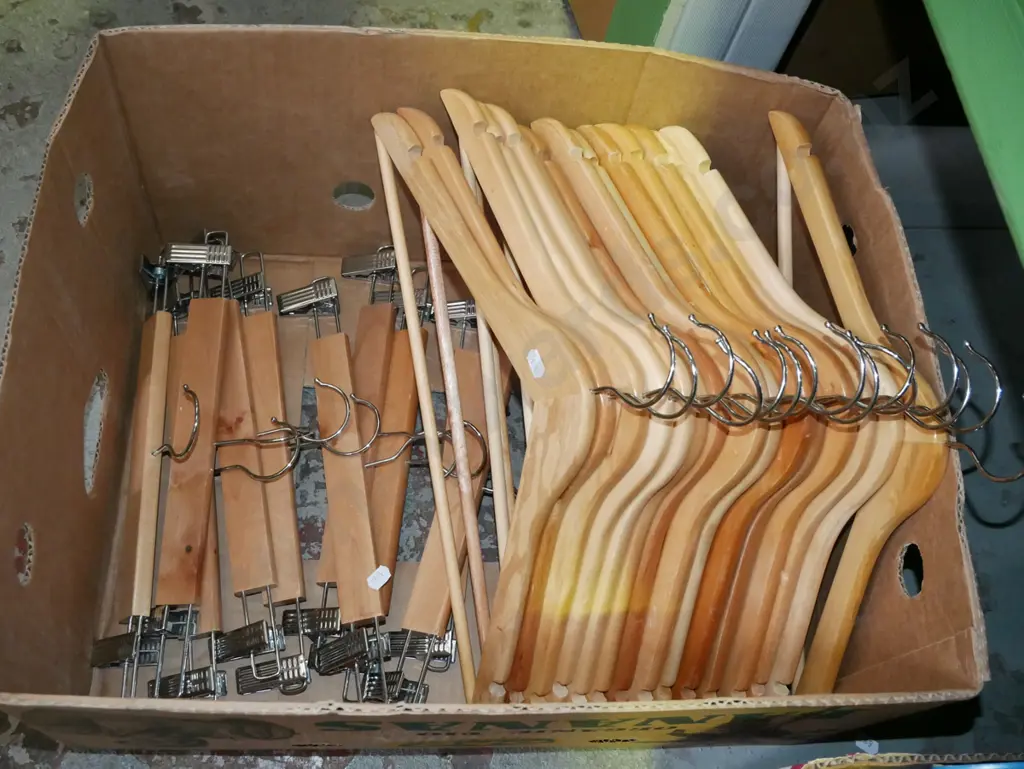 box of coat hangers Image 1++