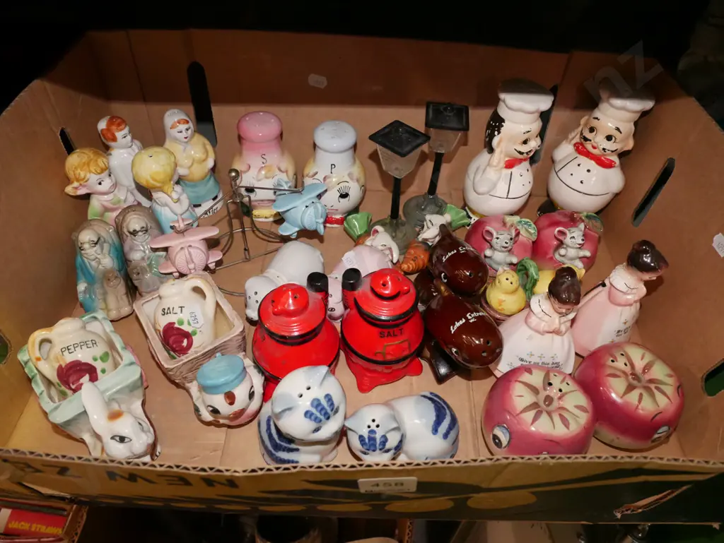box of novelty salt and peppers Image 1++