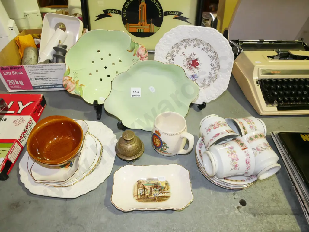 Royal Winton draining dish, cups, saucers etc Image 1++