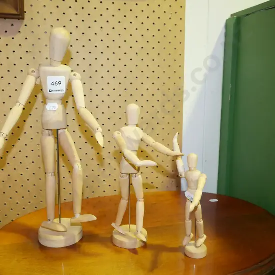 3x wooden graduated articulated artist's models