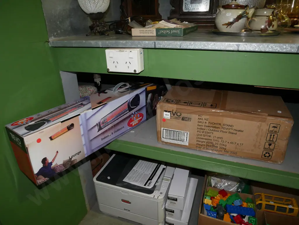 as-new Tevo indoor outdoor heater and stand Image 1++