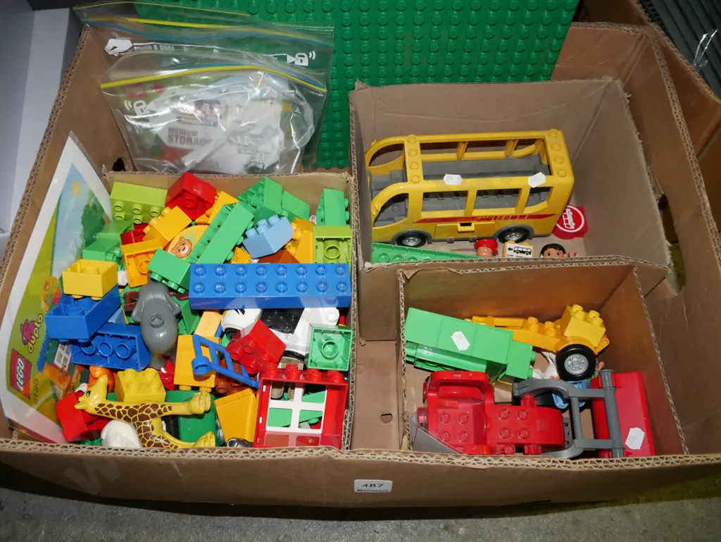 box; Duplo blocks, bags of toys Image 1++