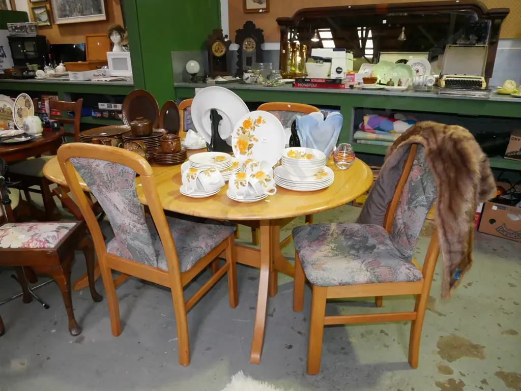 solid timber dining table and 4 matching upholstered chairs Image 1++