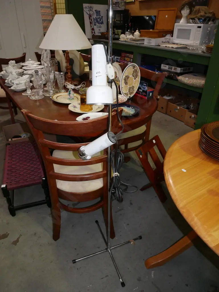 1970s twin bulb standard lamp - needs attention Image 1++