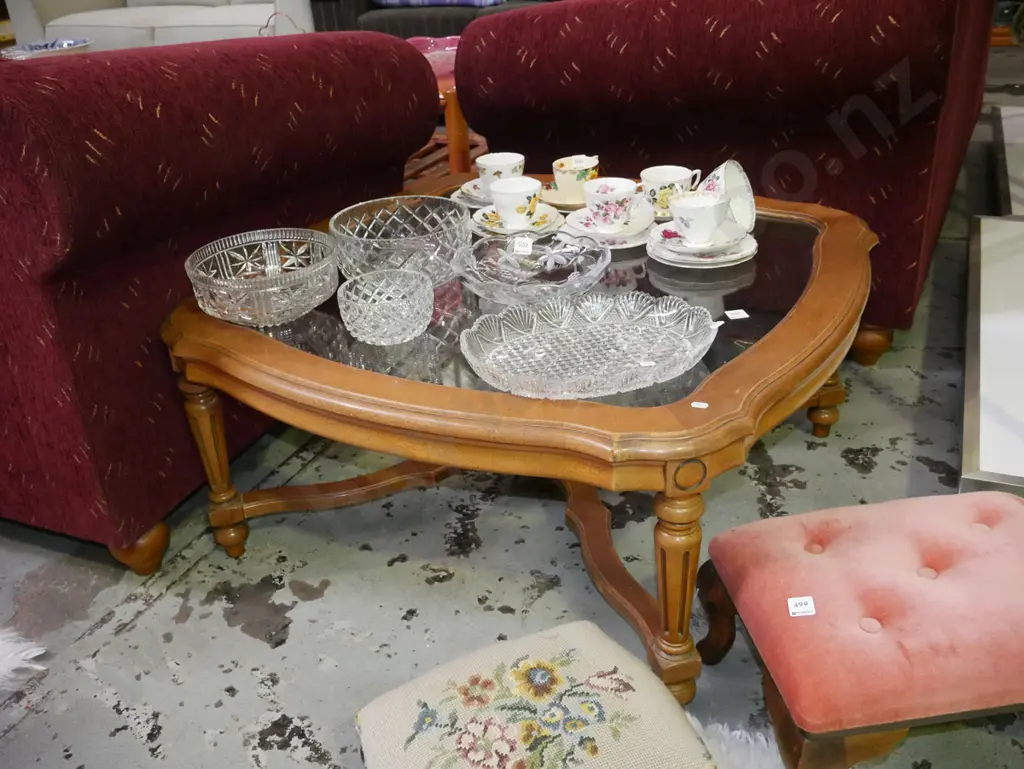 mahogany glass top end table H-420 W-900 D-900 Image 1++