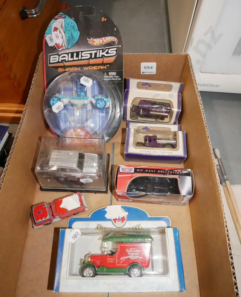 box of model vehicles Image 1++