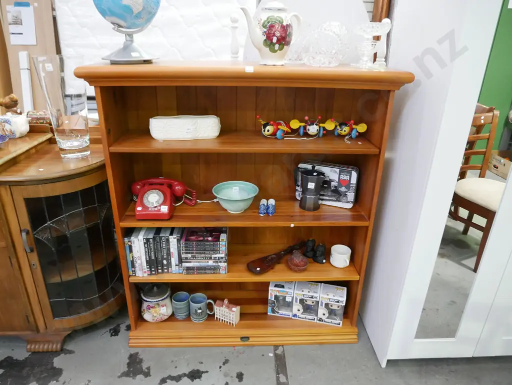 solid adjustable bookcase H-1230 W-1120 D-350 Image 1++
