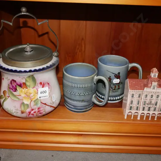 biscuit barrel, 2x Wade mugs, small ceramic building