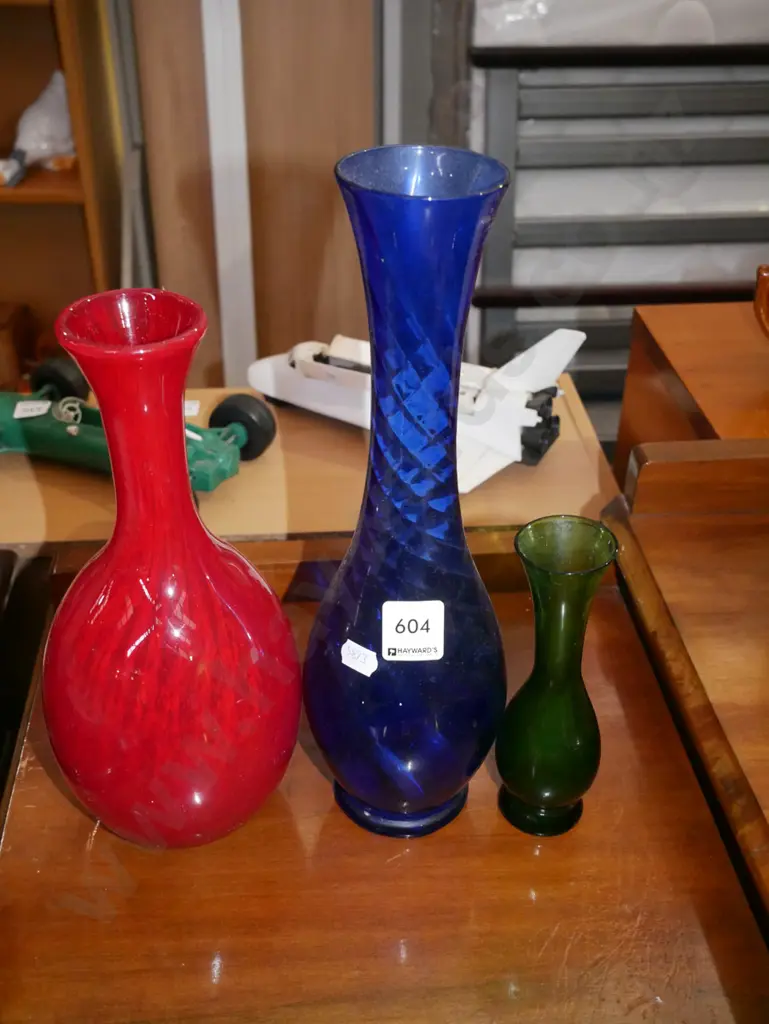green, red  glass vases Tallest H-310 Image 1++