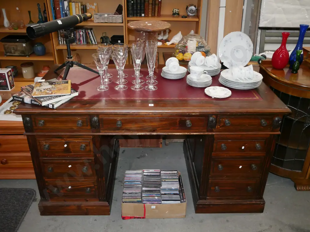 reproduction pine knee hole desk with 9 drawers and vinyl top inset Image 1++