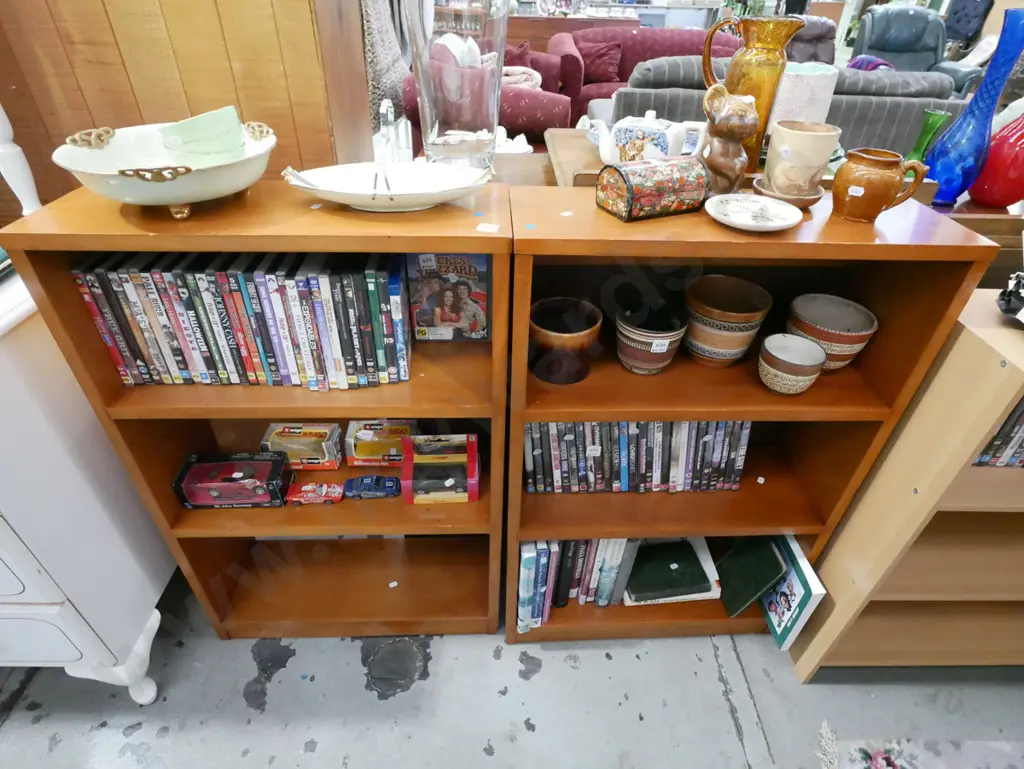 matching pair of rimu bookcases Each H-920 W-610 D-210 - blue dots Image 1++