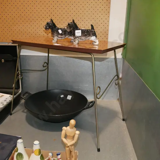 formica top end table