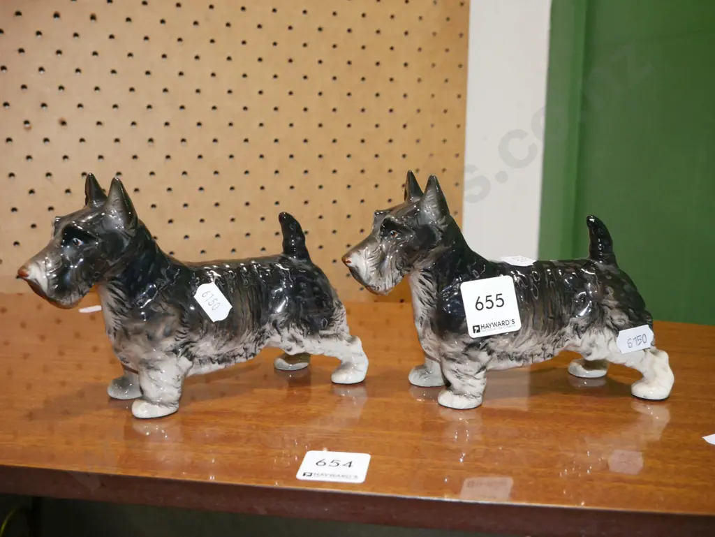 2x ceramic Scottie dogs Image 1++