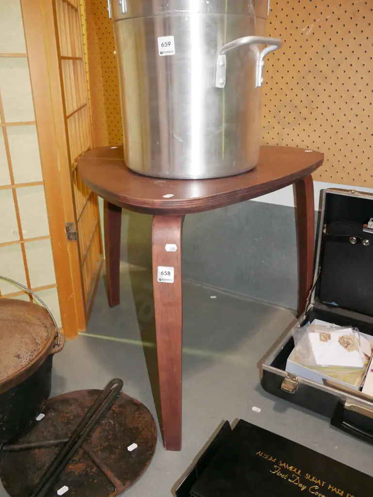 plywood triangular end table Image 1++