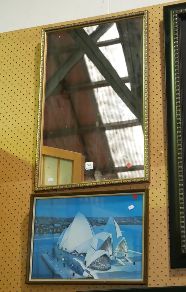 wall mirror, print - red dots Image 1++